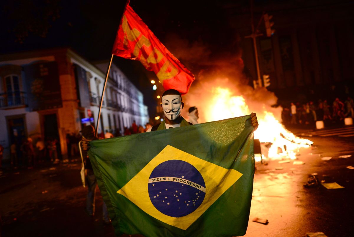 The Missing Revolution of the 21st Century: Horizontalism and Anarchism vs the Communist Party&nbsp;Structure